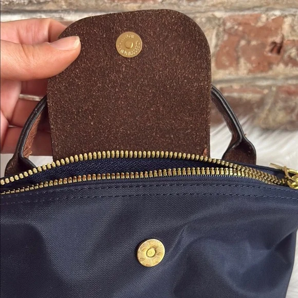 Navy cosmetic pouchwith strap